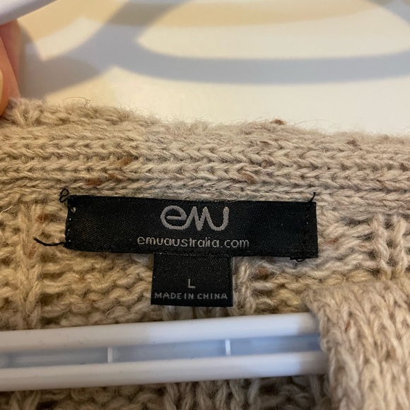 EMU hooded cardigan size L - Picture 2 of 3